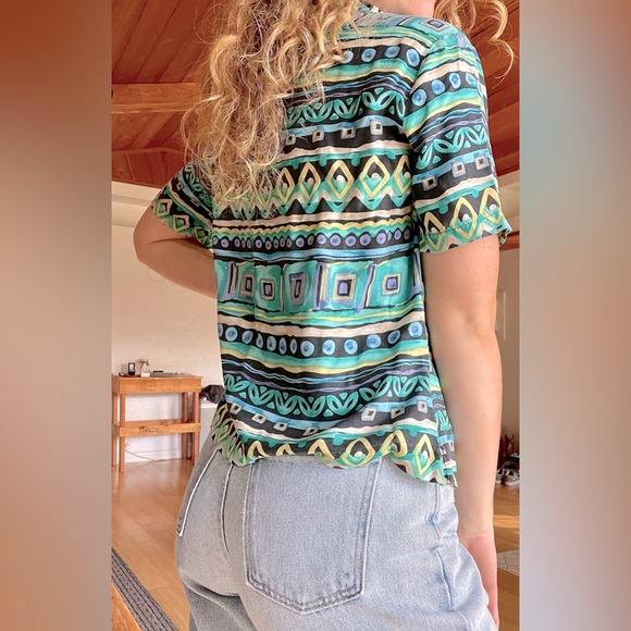 Patterned Button-up Shirt - Picture 2 of 4